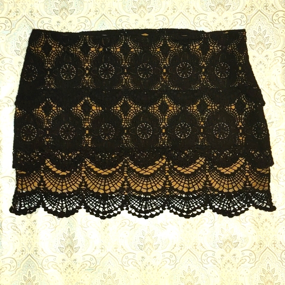Umgee Dresses & Skirts - BNWOT Umgee LP Black Crochet Overlay Mini Skirt